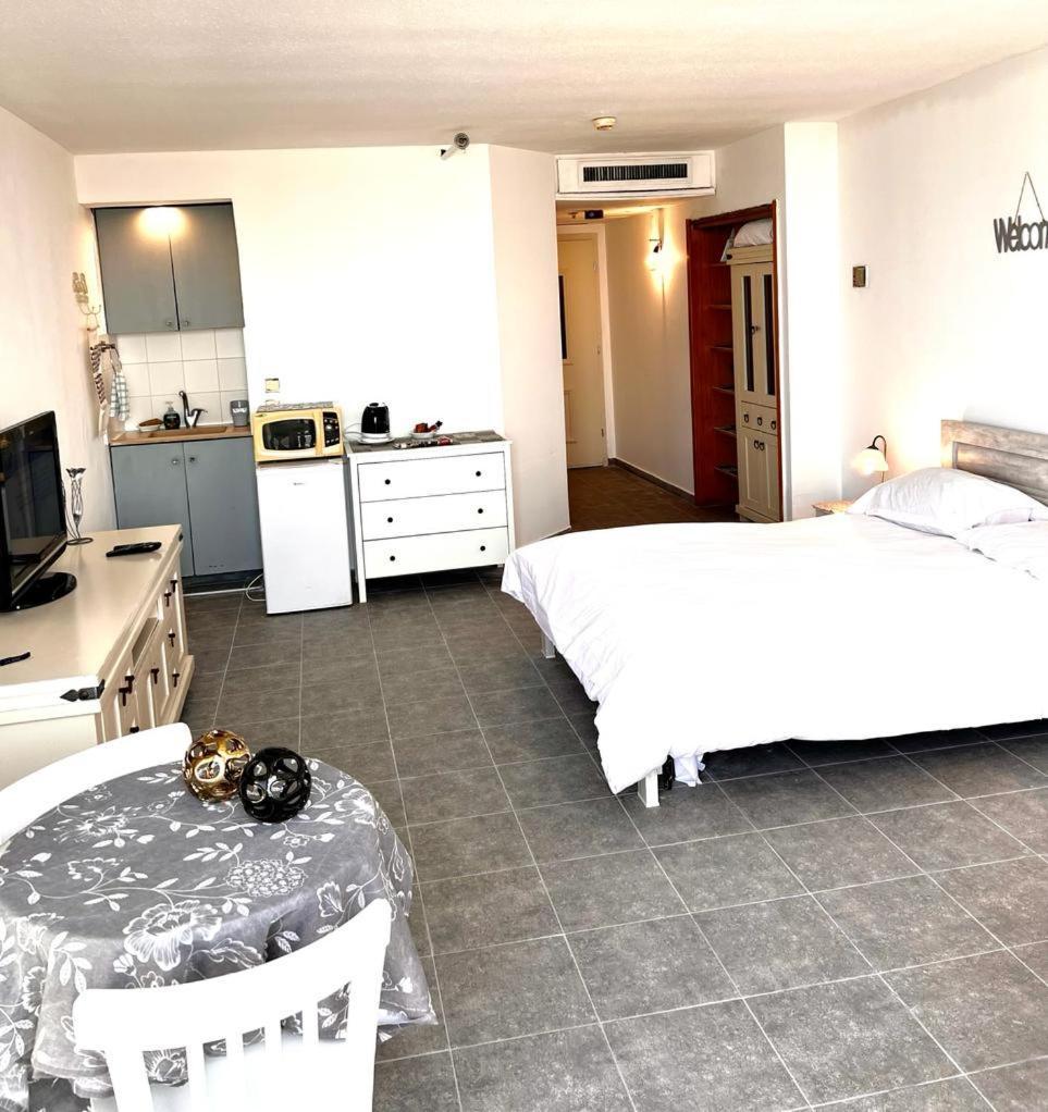 Raphael Apartments Herzliya Екстер'єр фото